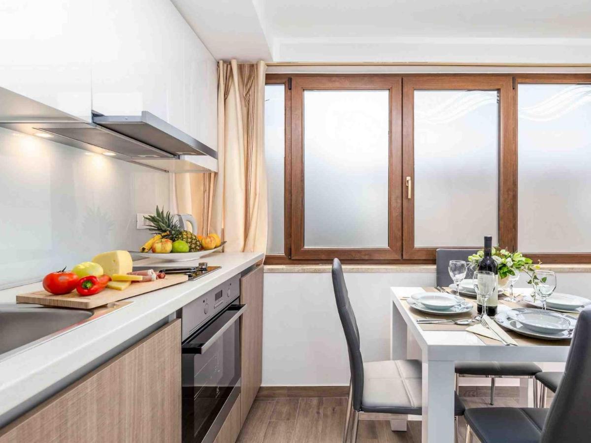 קסטב Srok Apartments With Pool מראה חיצוני תמונה